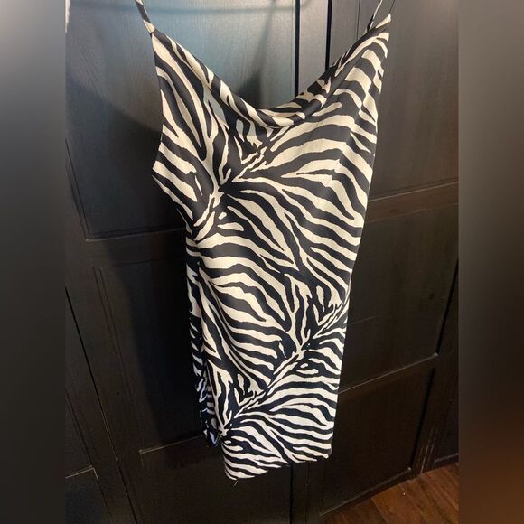 Urban Outfitters Dress - Picture 4 of 6